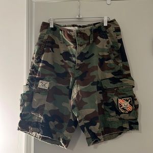 American Living vintage camo shorts with patch. Size 34. Color camouflage.